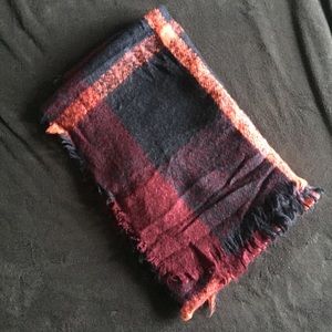 LOOK Oversized Blanket Scarf